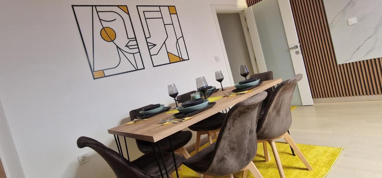 Luxury Yellow & Modern Apartment 스코페 외부 사진